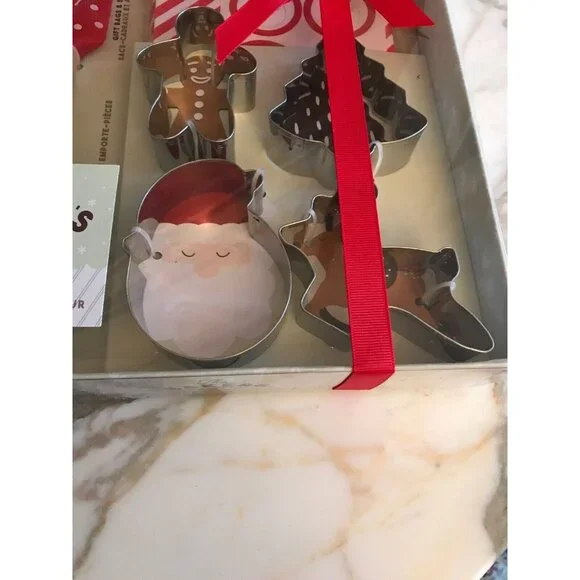 The Bakers Pantry Holiday Cookie Making Gift Set - Spatula Cutters & More - Picture 4 of 7